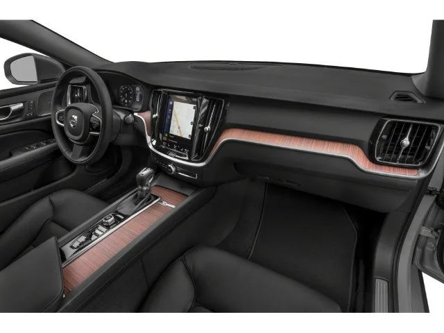 Used 2022 Silver Volvo Momentum image 10