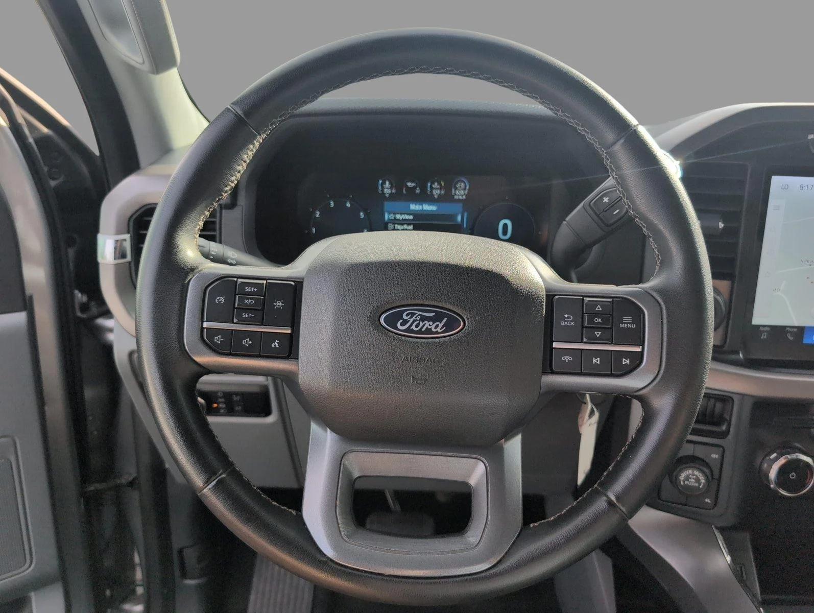 Used 2024 Iconic Silver Ford XLT image 25