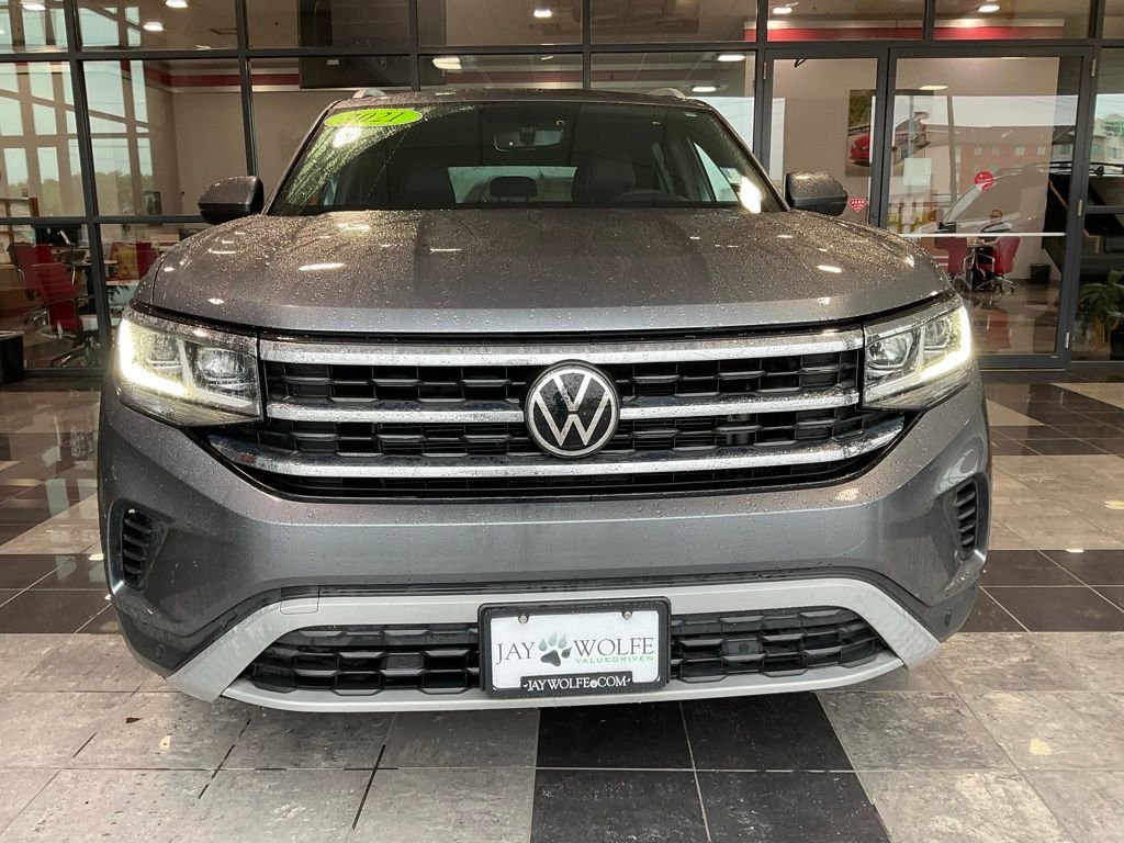 Used 2021 Volkswagen Atlas Cross Sport SE w/Tech with VIN 1V2KE2CA5MC227911 for sale in Kansas City