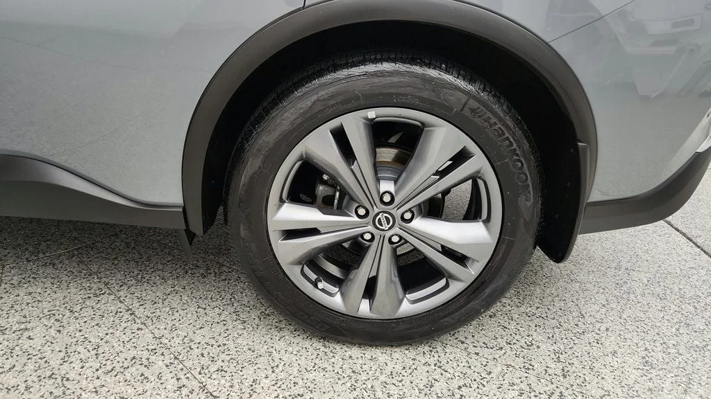 Used 2021 Boulder Gray Pearl Nissan AWD Platinum image 9