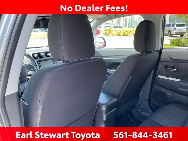 Used 2024 Gray Mitsubishi 2.0 ES image 18