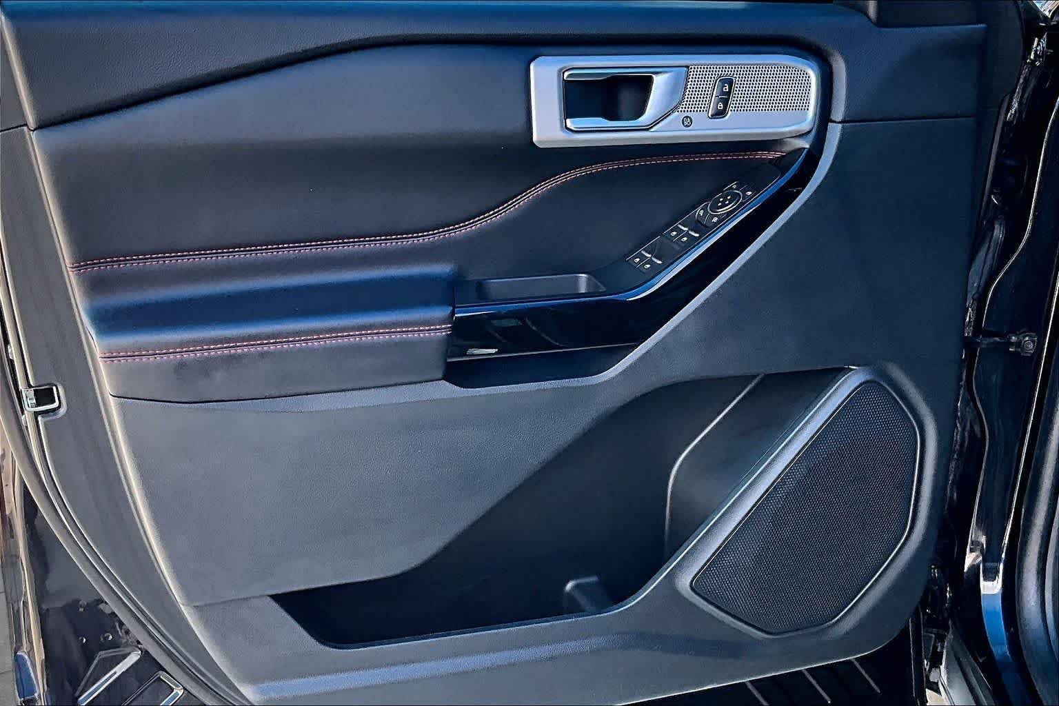 Used 2022 Agate Black Metallic Ford ST-Line image 21
