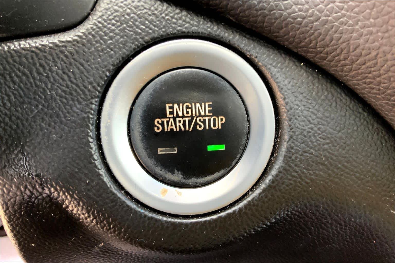 Used 2020 Iridescent Pearl Tricoat Chevrolet LT image 32