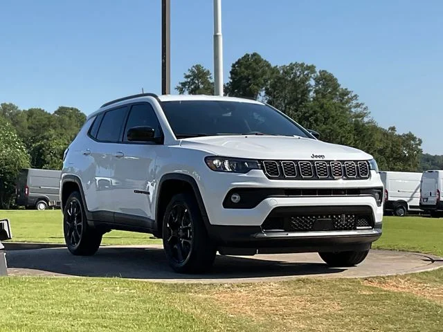 New 2026 Bright White Clearcoat Jeep Latitude image 1