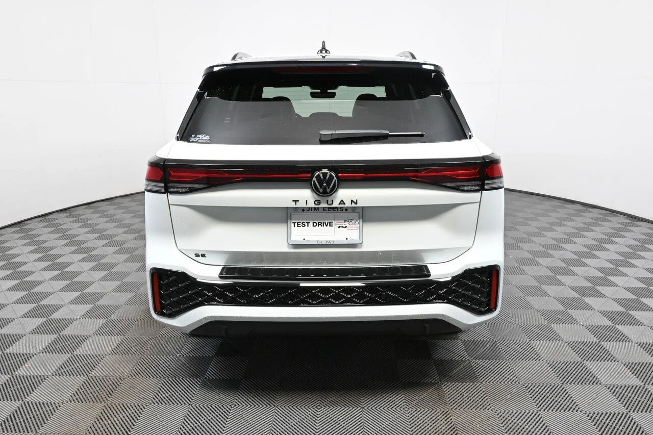 New 2026 Opal White Pearl Volkswagen SE R-Line Black image 27