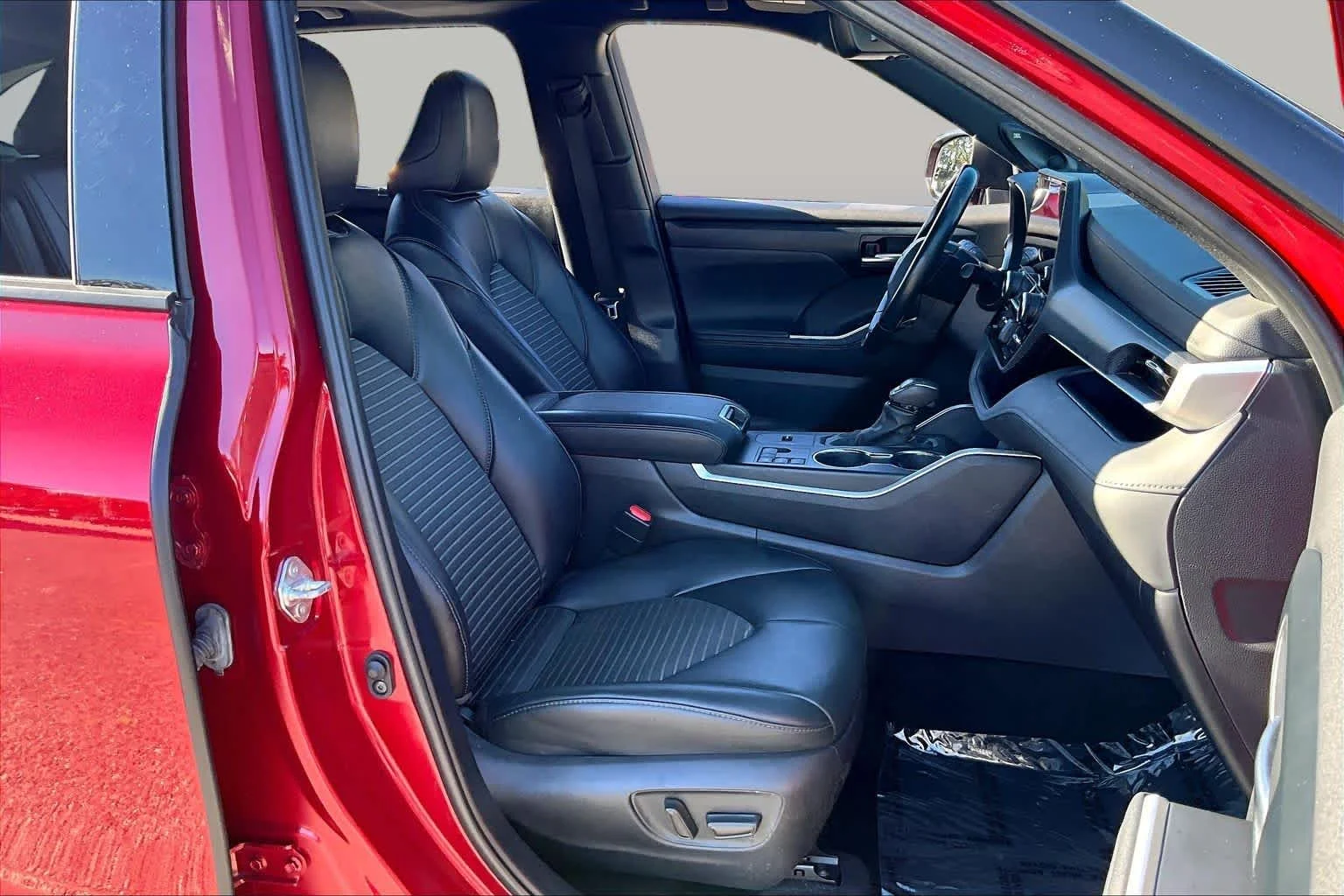 Used 2023 Ruby Flare Pearl Toyota XSE image 9