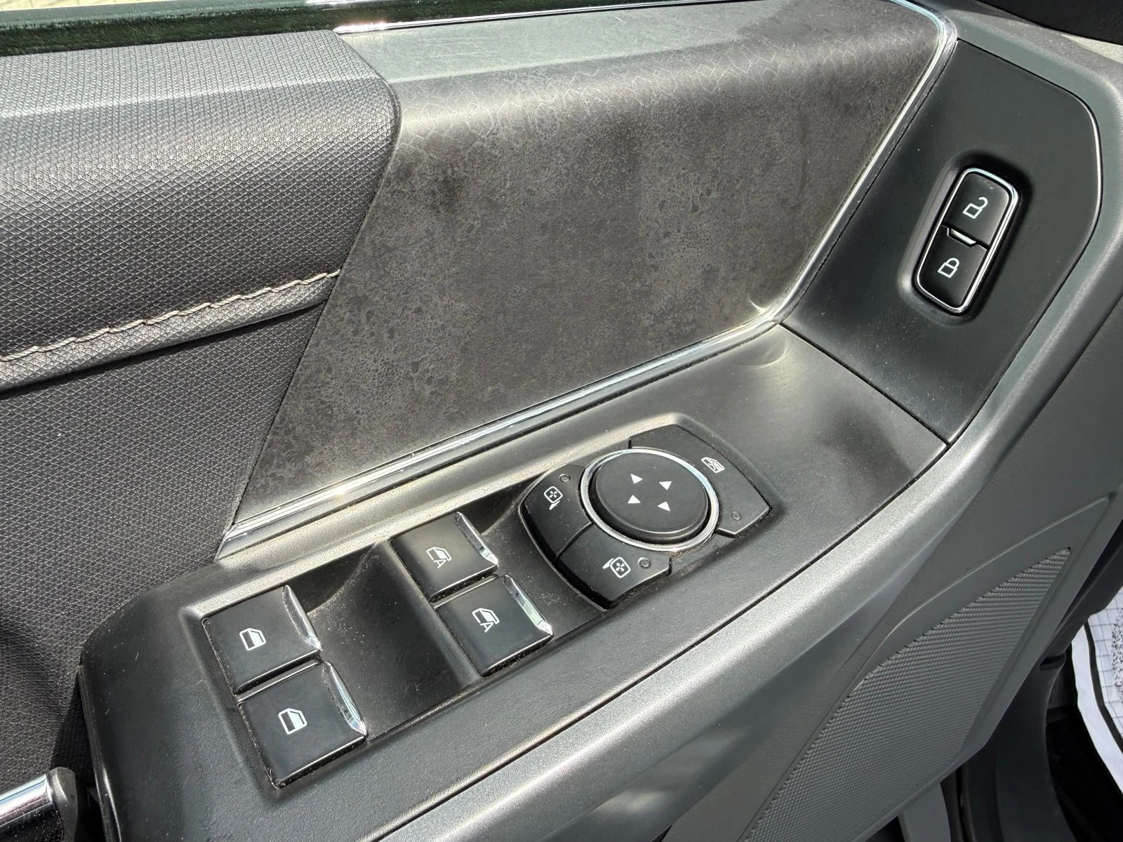 Certified Used 2024 Avalanche Ford XLT image 22