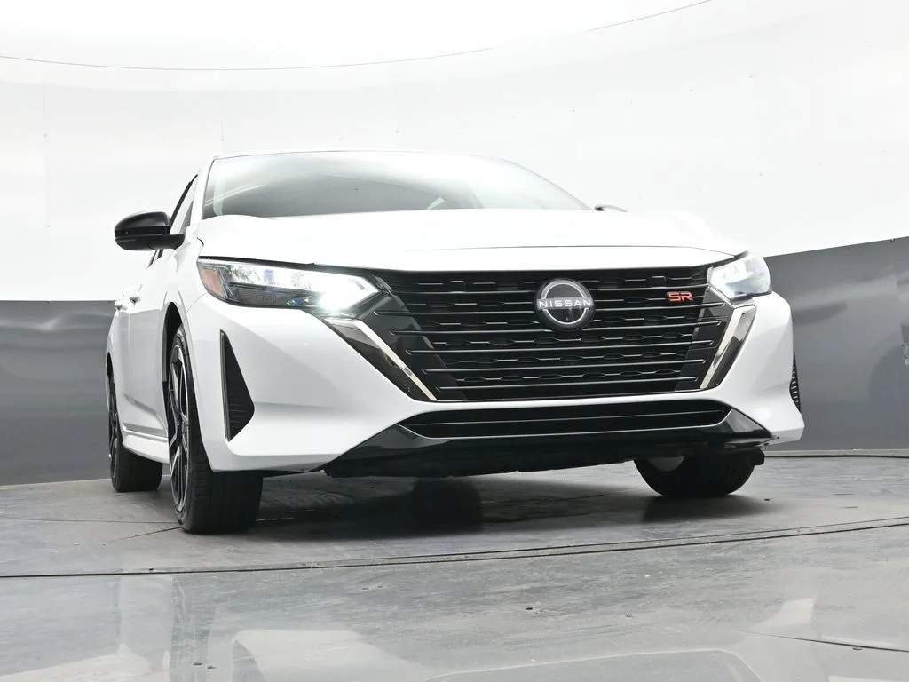 Used 2025 White Nissan SR image 48