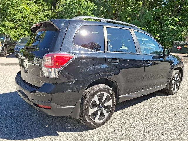 Used 2018 Black Subaru 2.5i Premium image 8