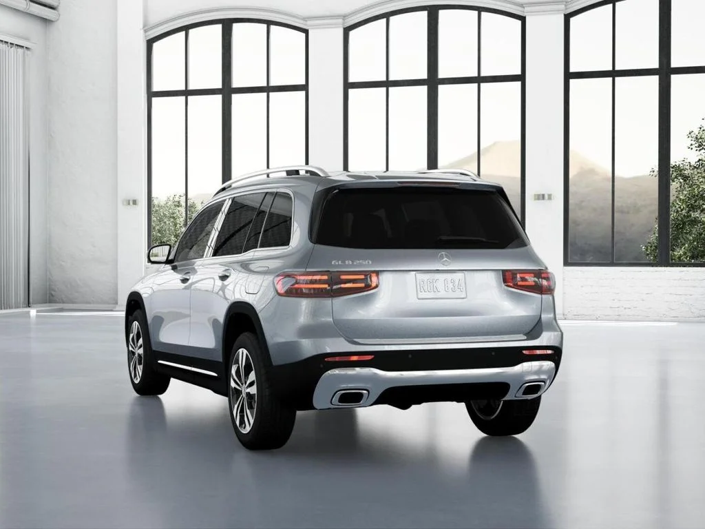 Used 2026 Silver Mercedes-Benz GLB 250 image 27