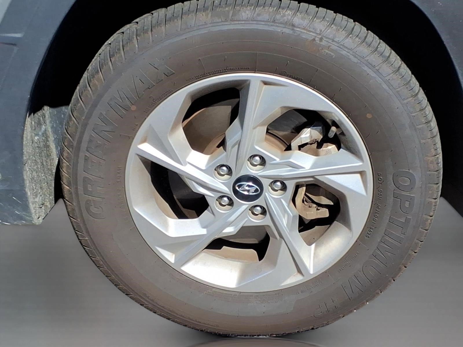 Used 2024 Hampton Gray Hyundai SE image 6
