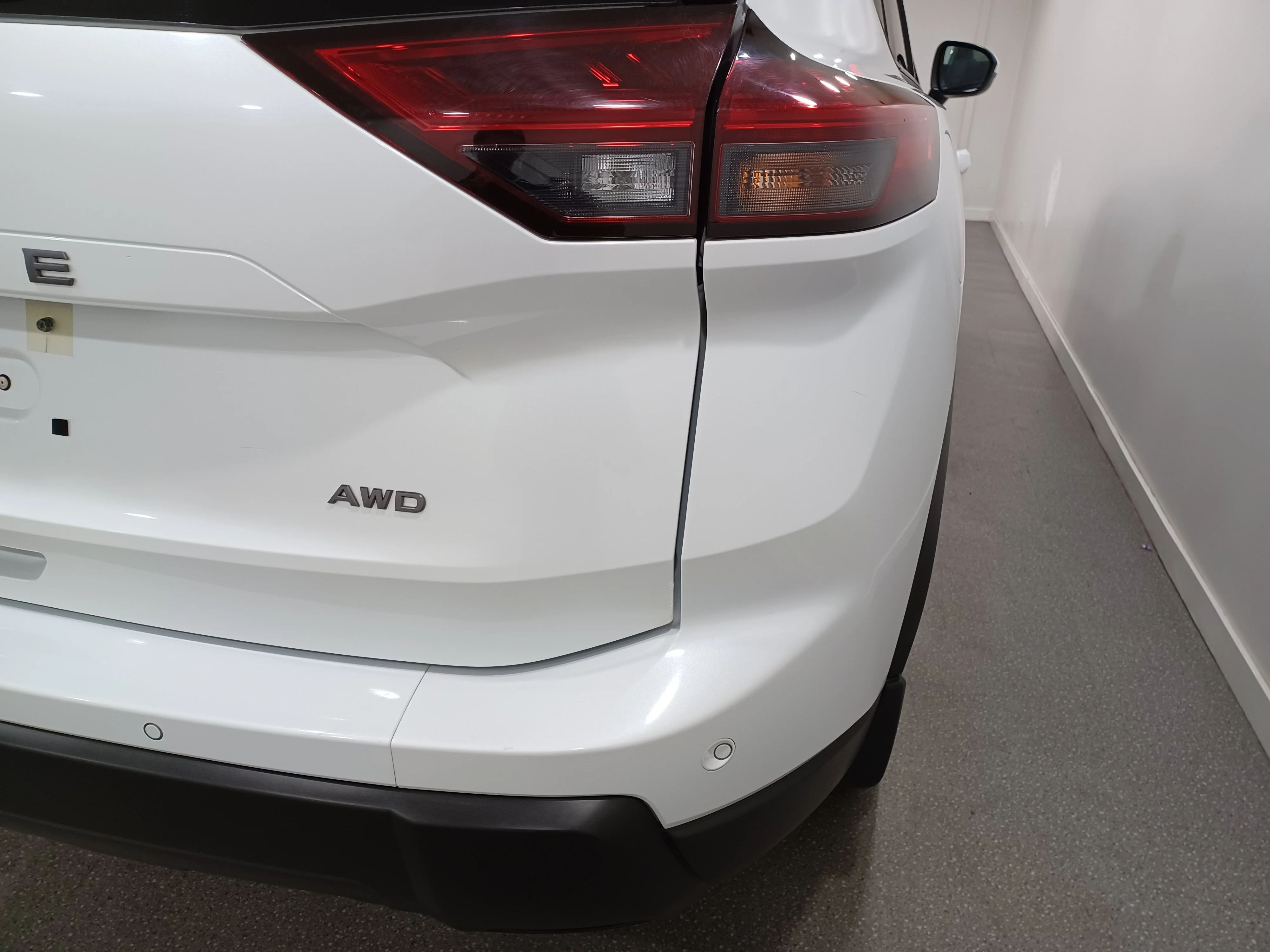 Certified Used 2025 Everest White Tricoat Pearl Nissan SV*Adaptive Cruise | Remote Start | Htd Seats | Pano Roof | Htd Wheel | Blind Spot Detection image 24