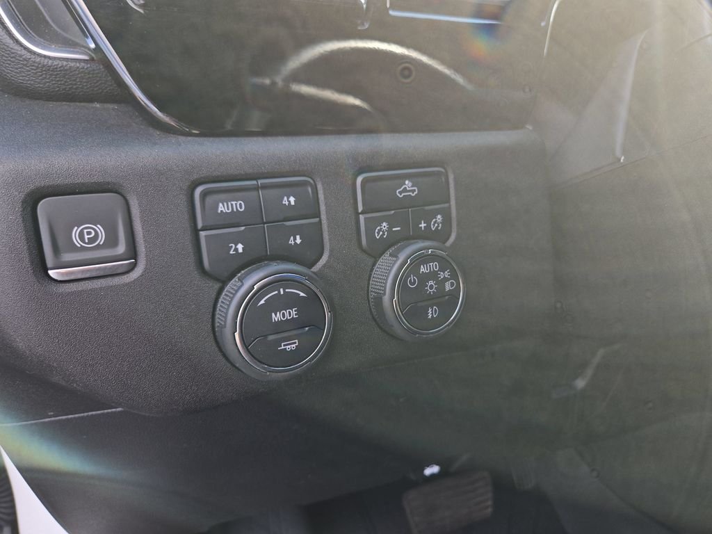 Used 2024 Summit White Chevrolet RST image 13