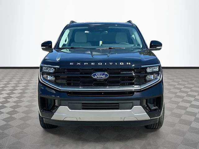 New 2026 Black Ford Platinum image 2