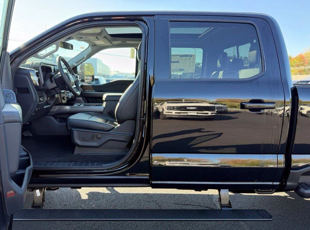 New 2027 Agate Black Metallic Ford F-250® Lariat® image 12