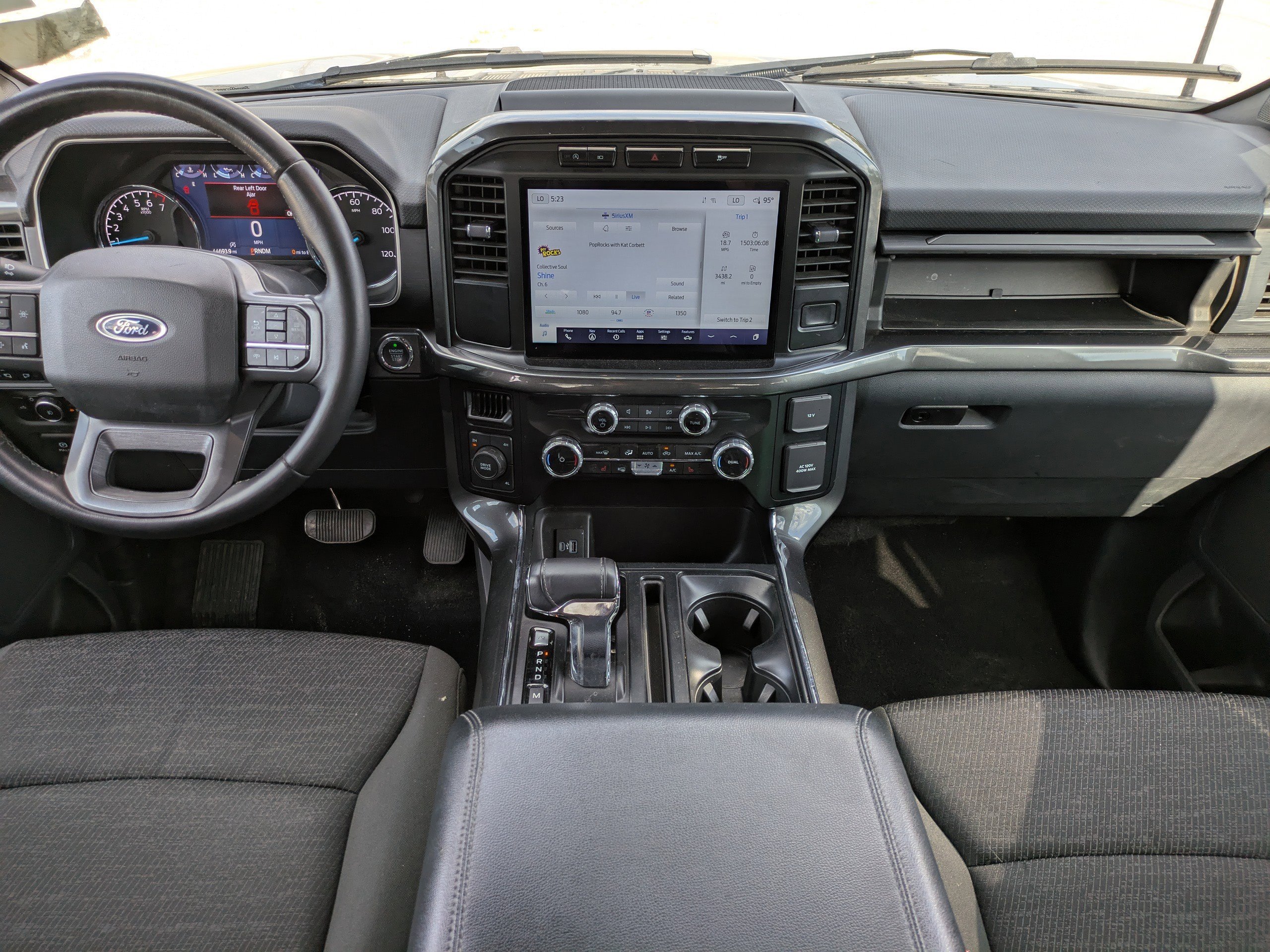 Used 2023  Ford XLT image 13