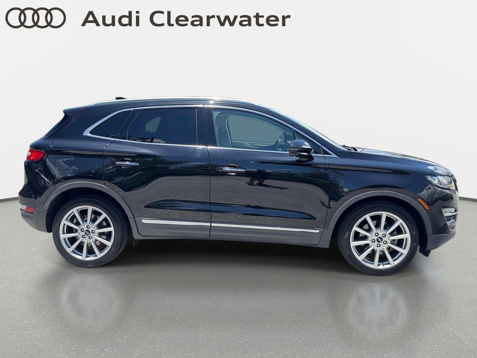 View vehicle photo 5