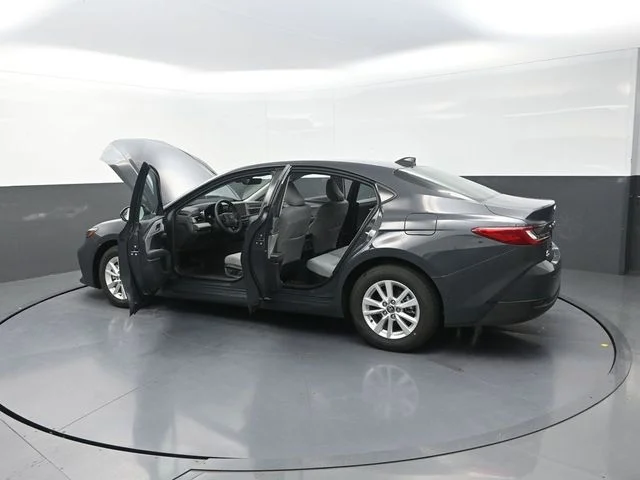 Used 2026  Toyota LE image 43