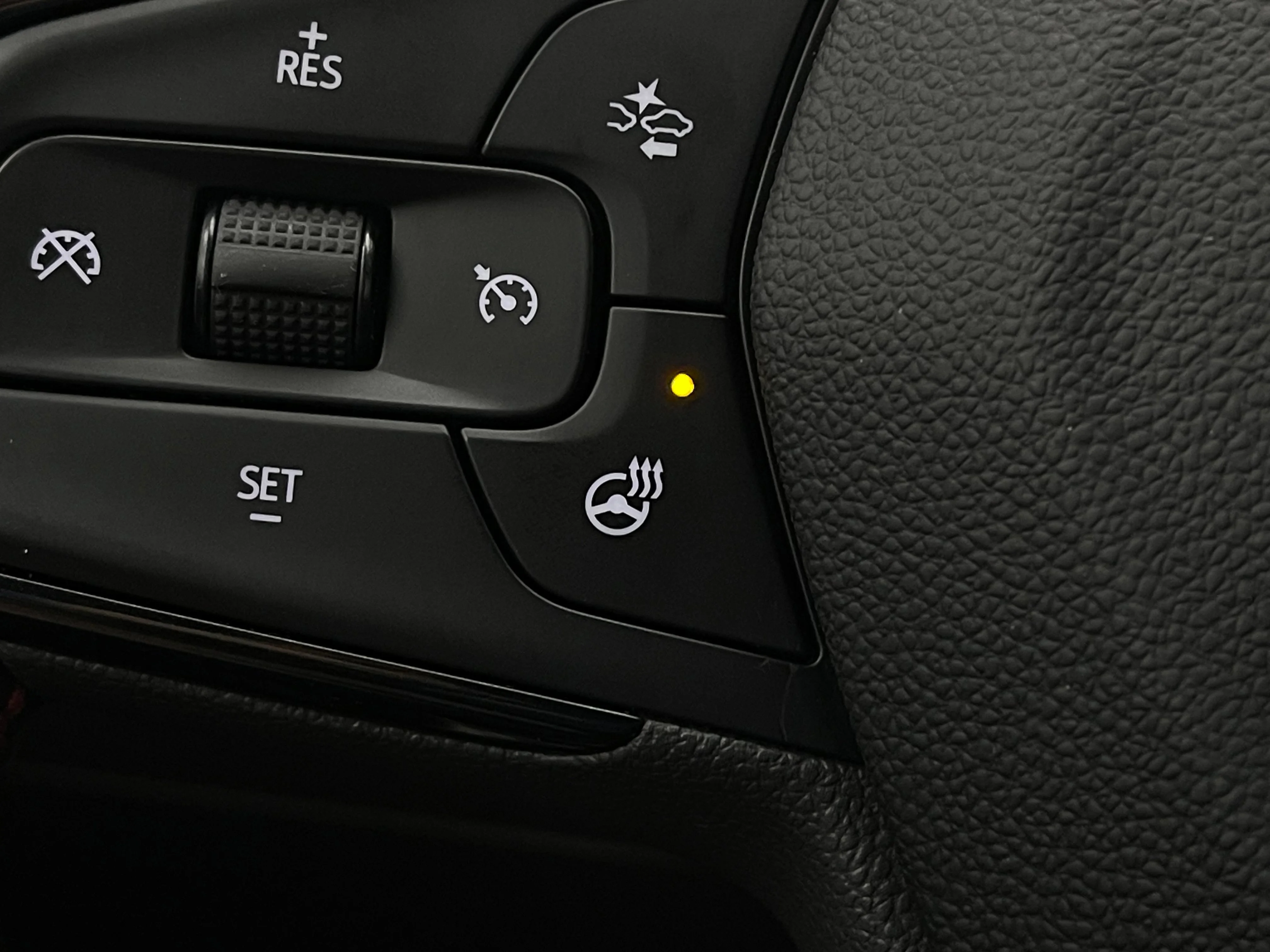 Used 2024 Summit White Chevrolet 1RS image 20