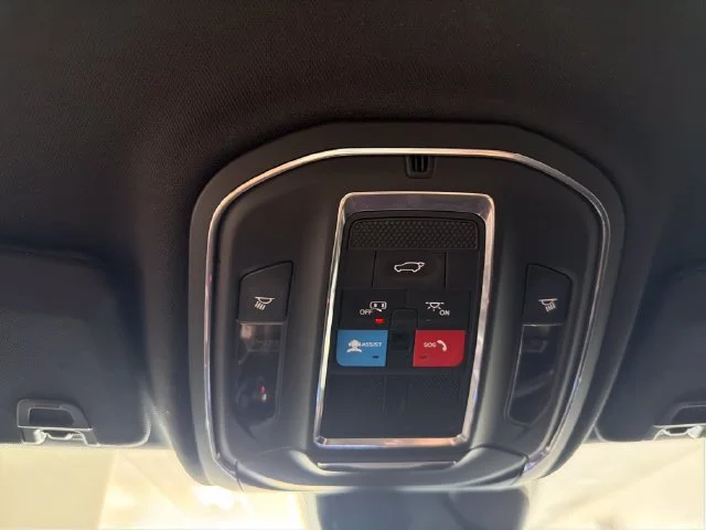 Used 2023 Black Jeep Altitude image 15