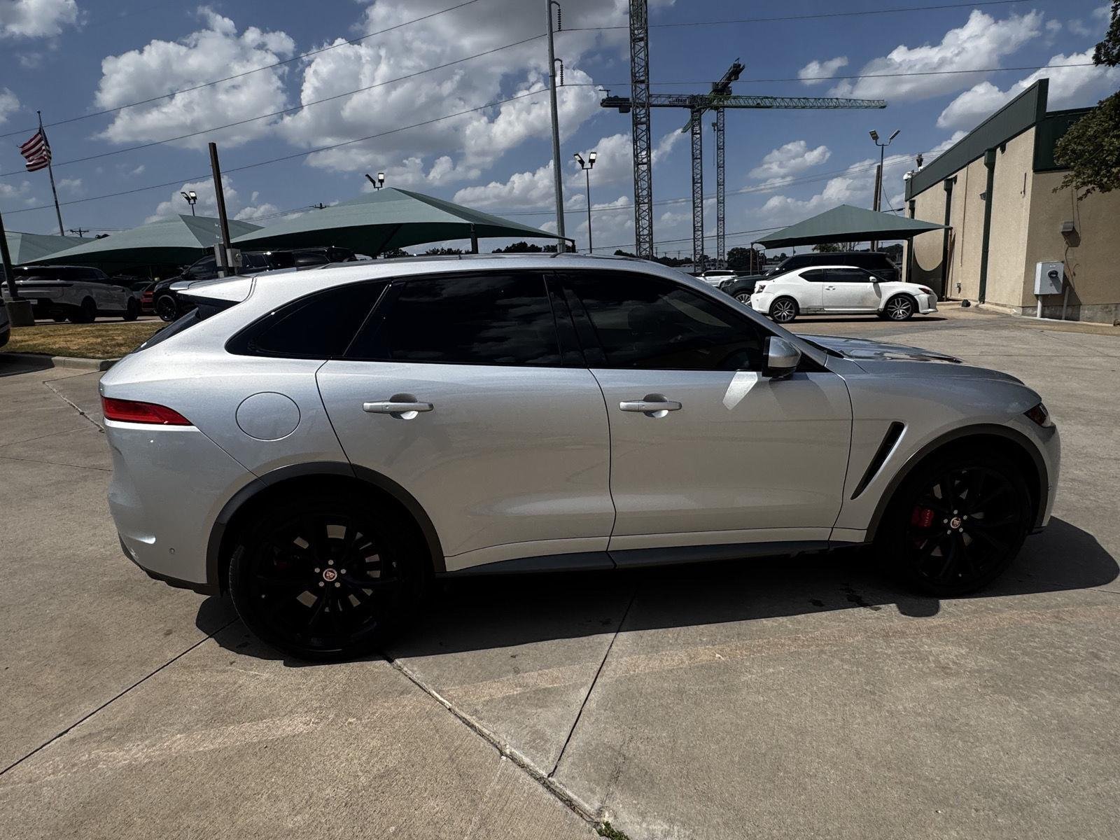Used 2020 Indus Silver Metallic Jaguar SVR V8 image 11