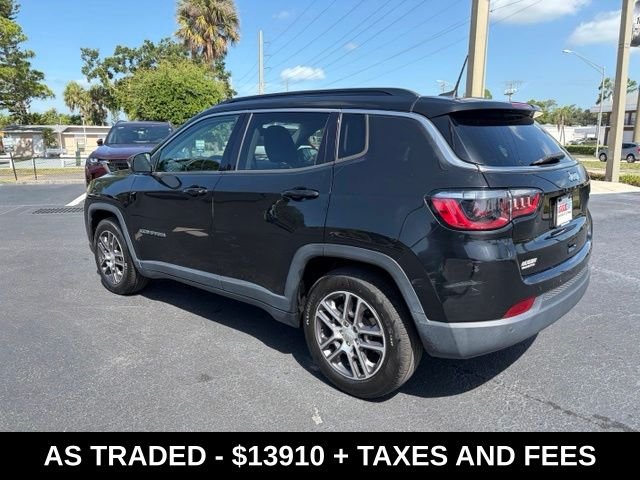 Used 2020 Silver Jeep Latitude image 4