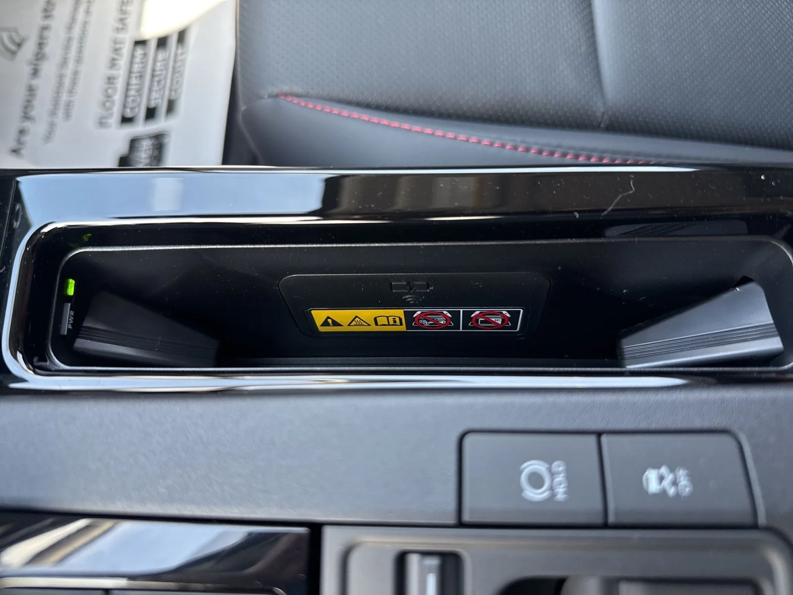 2025 Toyota Prius XSE Premium - Photo 25