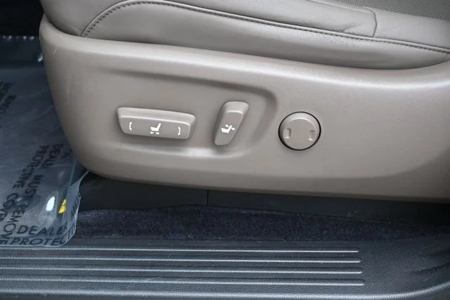 Used 2021 Gray Lexus 460 image 17