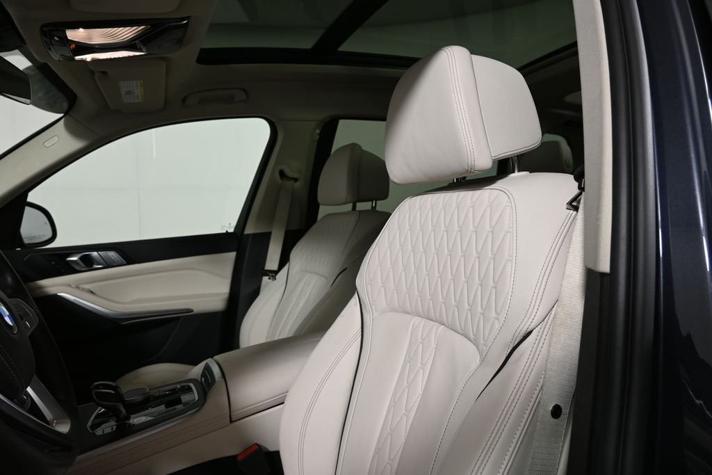 Used 2022 Gray Metallic BMW xDrive40i image 15