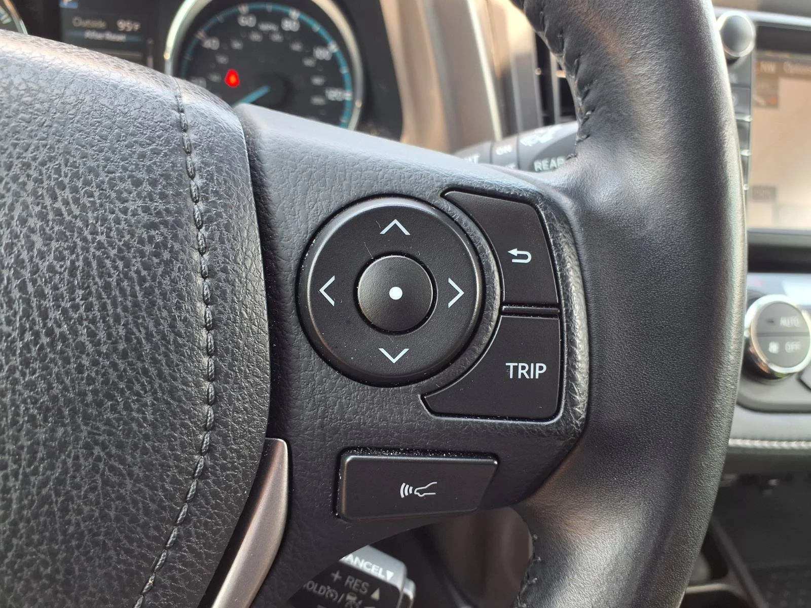 Used 2018 Aqua Toyota Hybrid Limited image 16