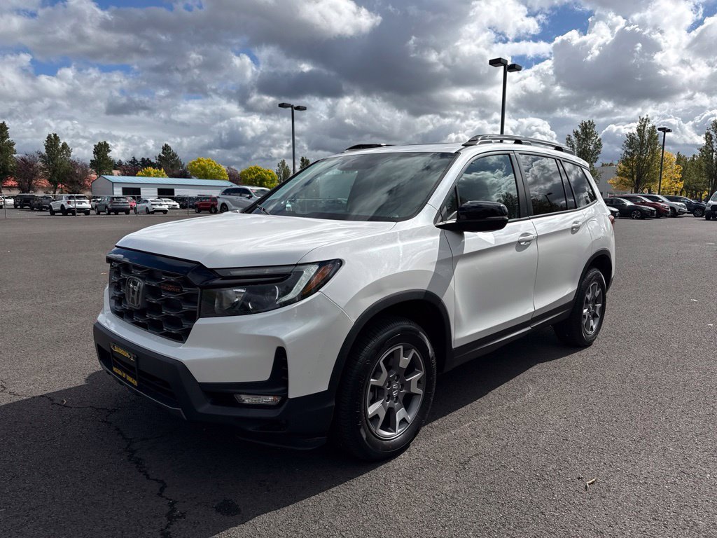 Used 2023 Platinum White Pearl Honda TrailSport image 3