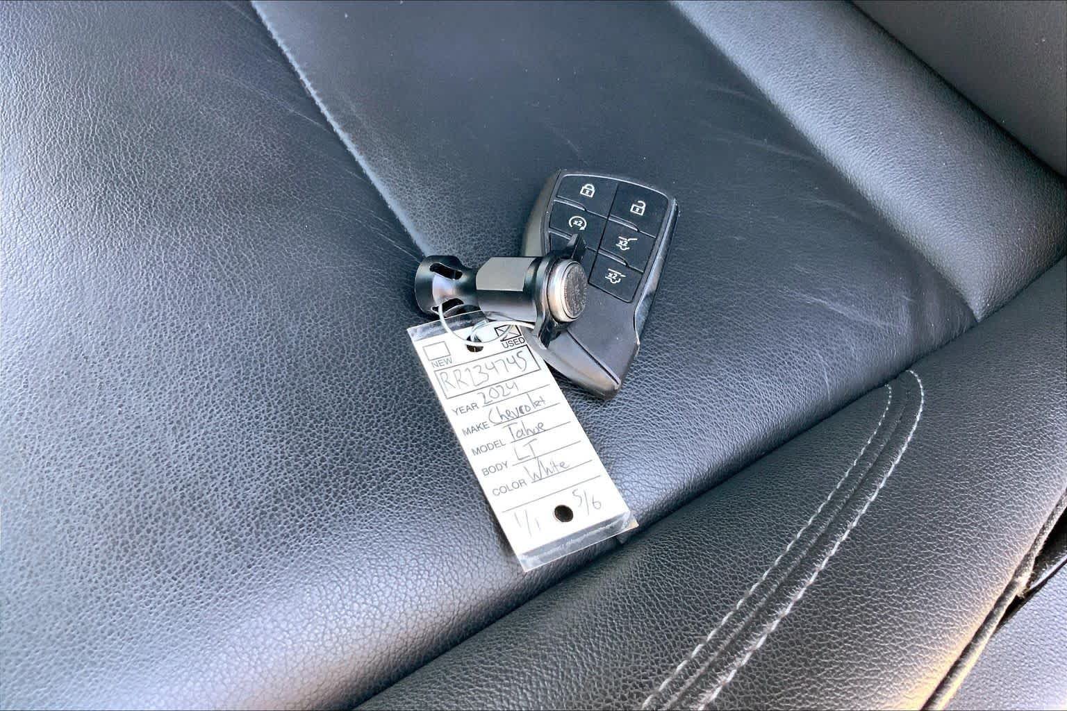 Used 2024 Summit White Chevrolet LT image 15