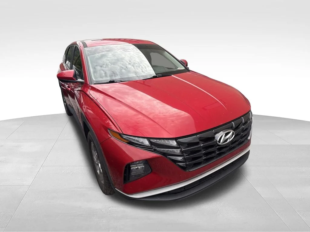 Used 2022 Red Hyundai SE image 3