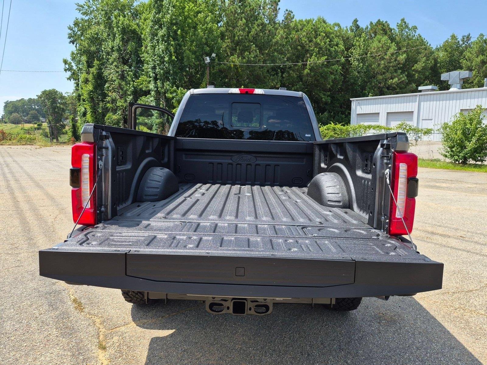 New 2026 Carbonized Gray Metallic Ford F-250® Lariat® image 28
