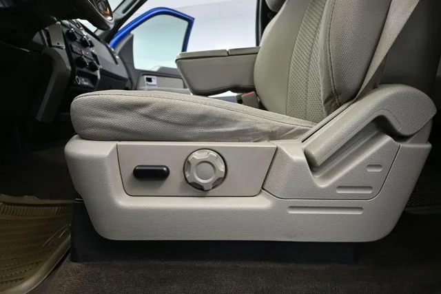 Used 2010  Ford XLT image 15