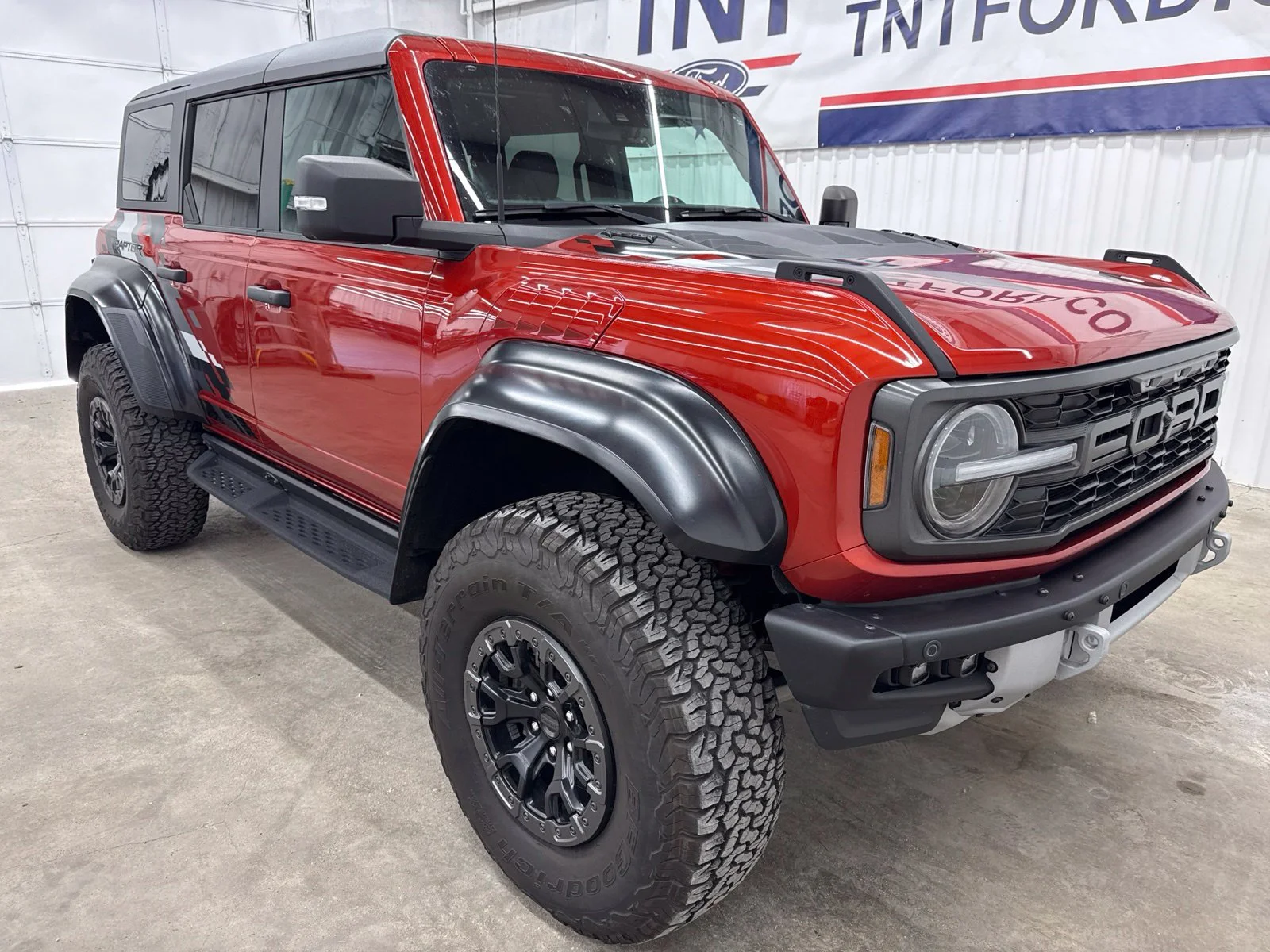 Used 2022 Red Ford Raptor image 2