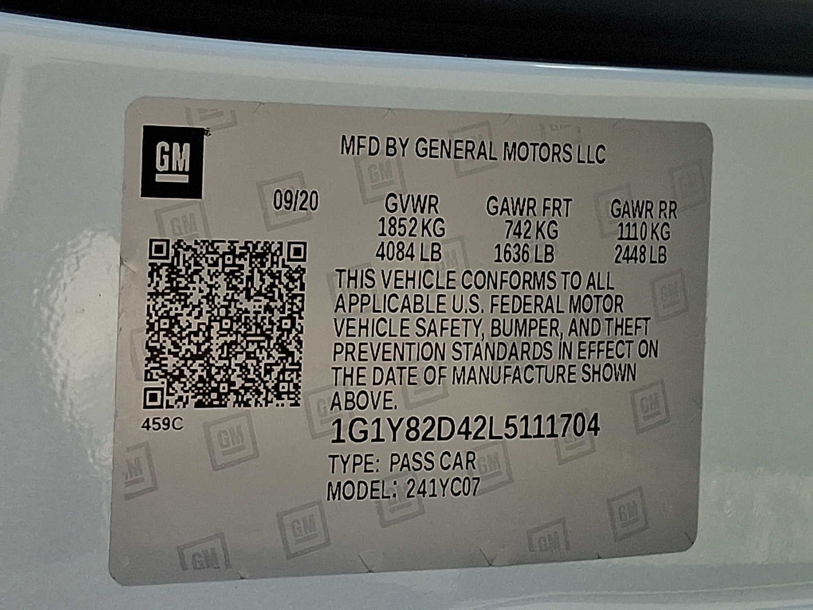 Used 2020 CERAMIC MATRIX GRAY METALLIC Chevrolet 3LT image 26
