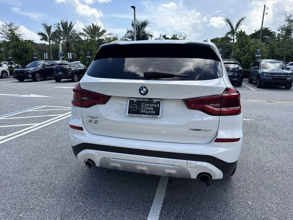 Used 2021 Alpine White BMW sDrive30i image 25