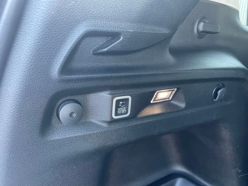 Used 2023 White Jeep Limited image 16