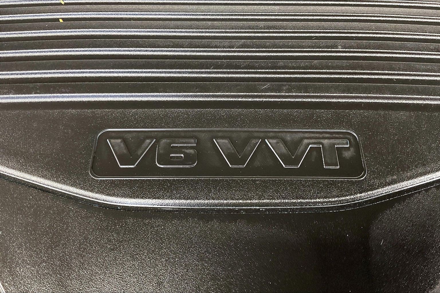 Used 2019 Iridium Metallic GMC SLE image 32