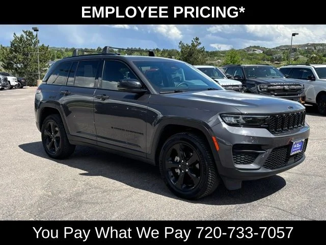 Used 2023 Gray Jeep Altitude X image 9