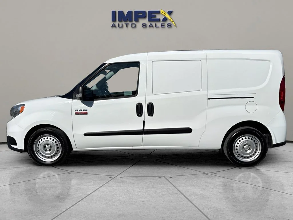Used 2022 White Ram Base image 2