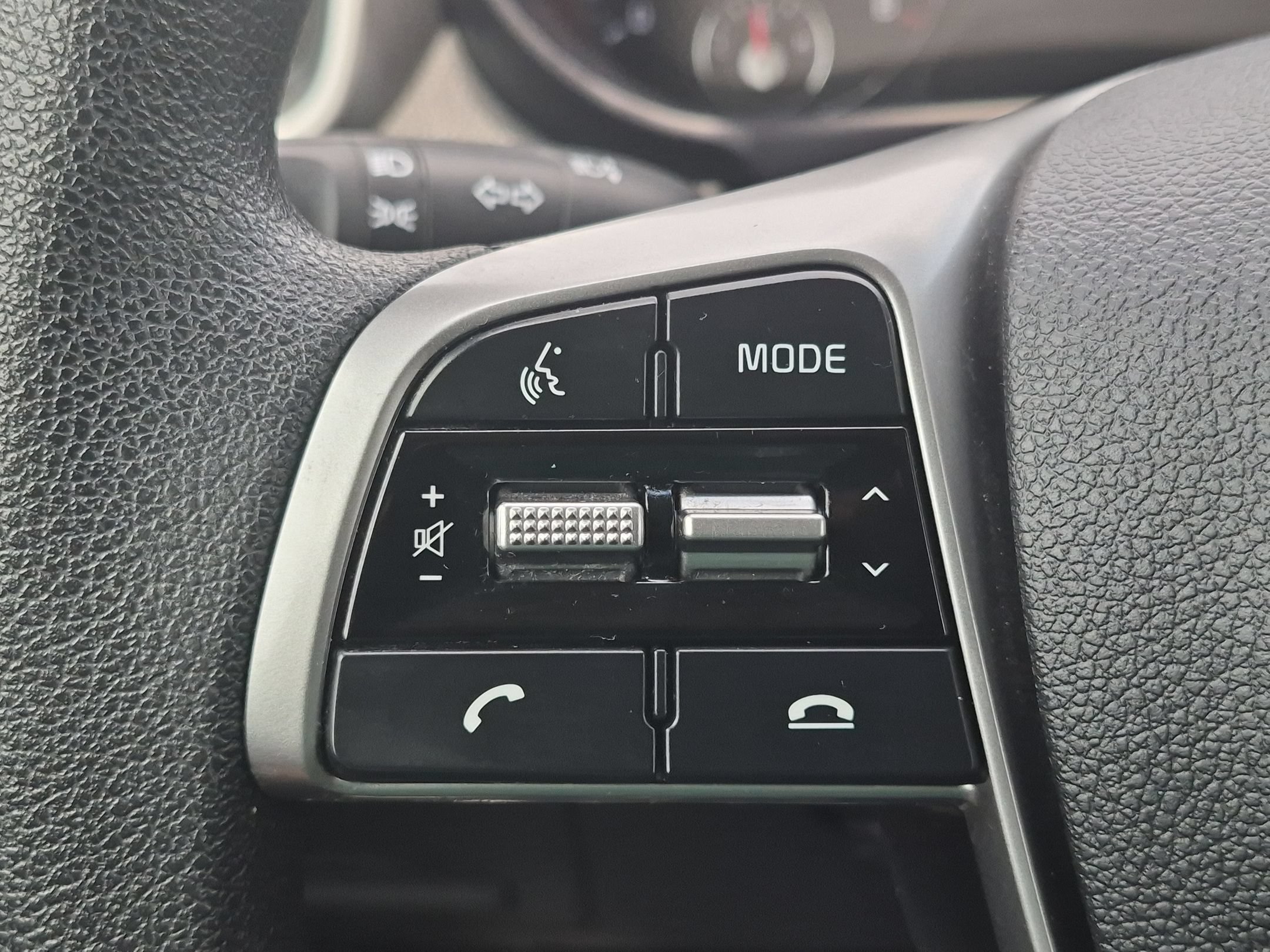 Used 2019 Sangria Kia LX image 14