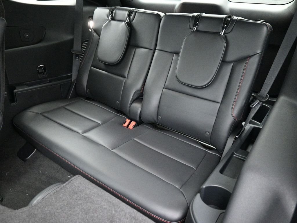 2025 Ford Explorer ST - Photo 22