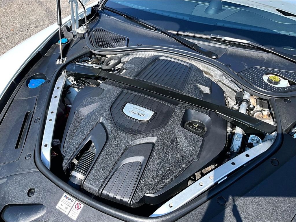 Used 2020 White Porsche  image 22