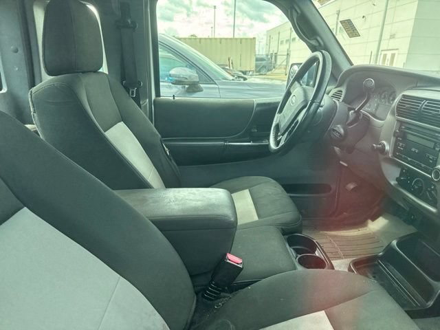 Used 2011 Silver Ford XLT image 3