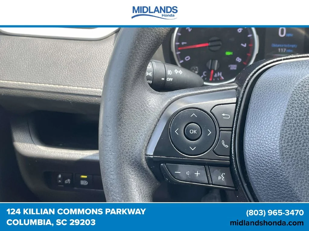 Used 2021 Midnight Black Metallic Toyota XLE image 20