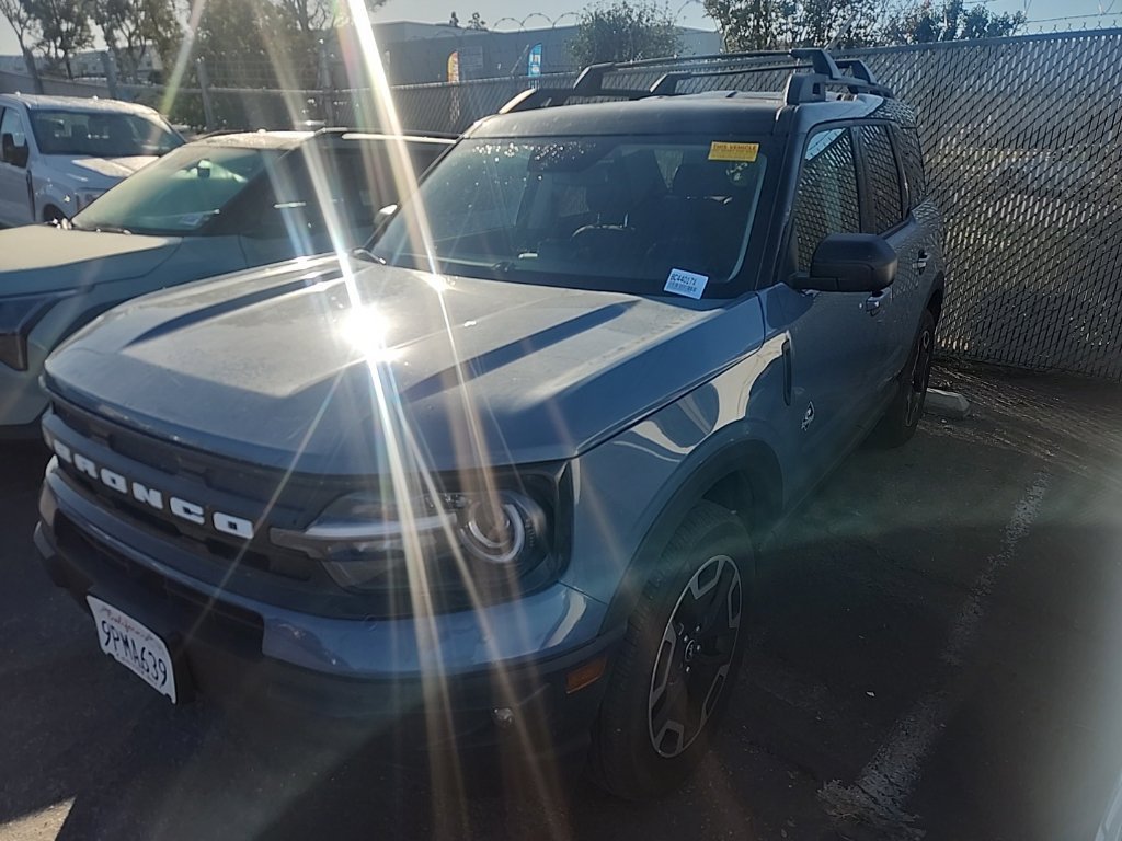 Used 2024 Azure Gray Metallic Ford Outer Banks image 3