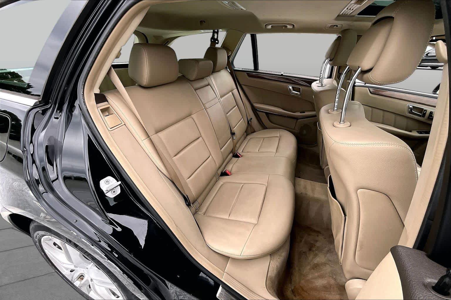 Used 2011 Obsidian Black Metallic Mercedes-Benz E 350 Luxury image 19