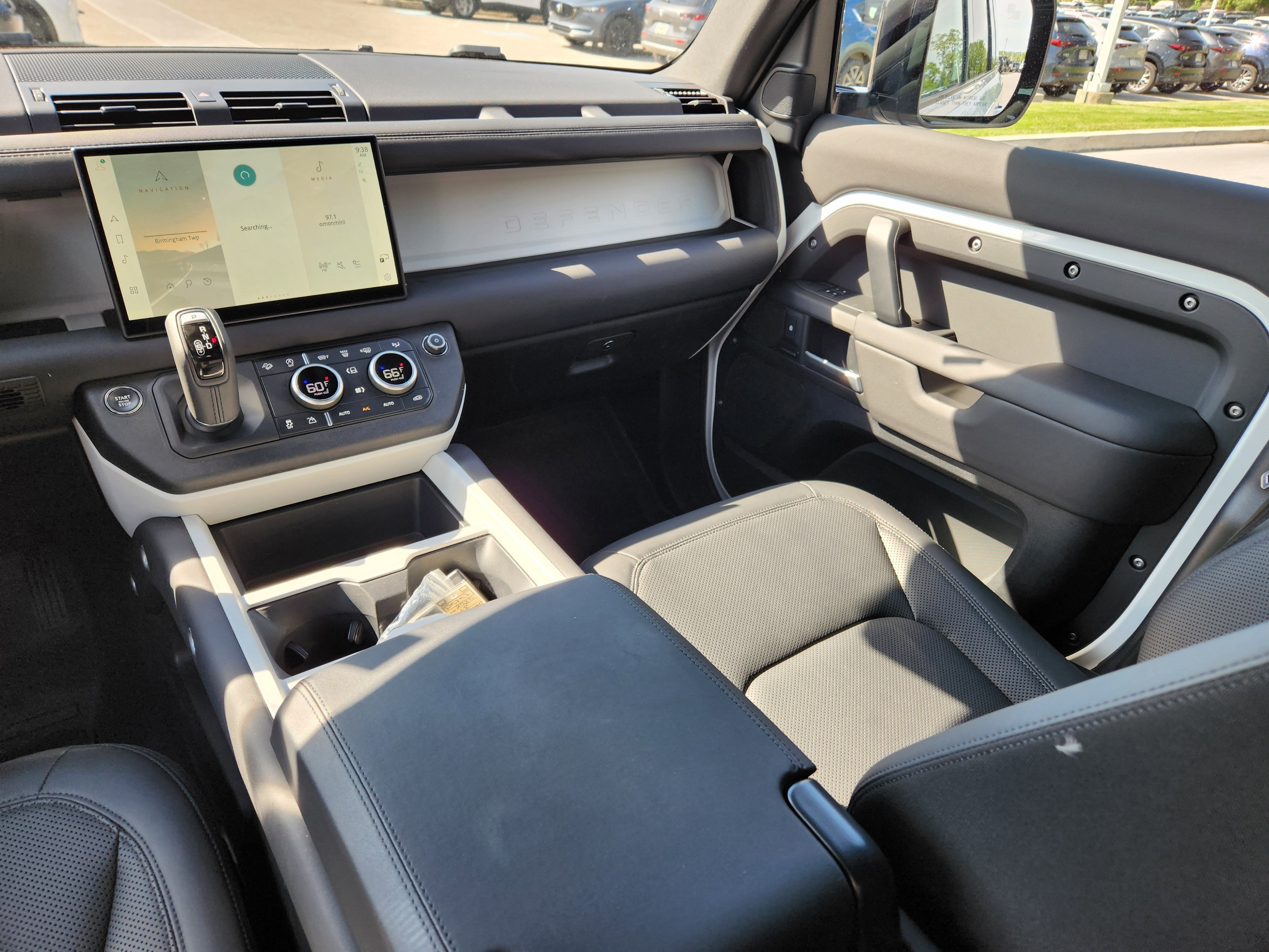Certified Used 2025 Fuji White Land Rover S image 14